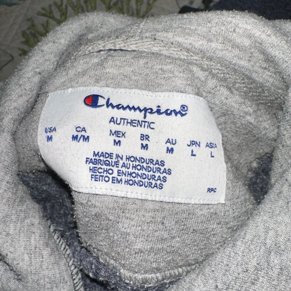 Champion sweatshirt - Picture 3 of 4